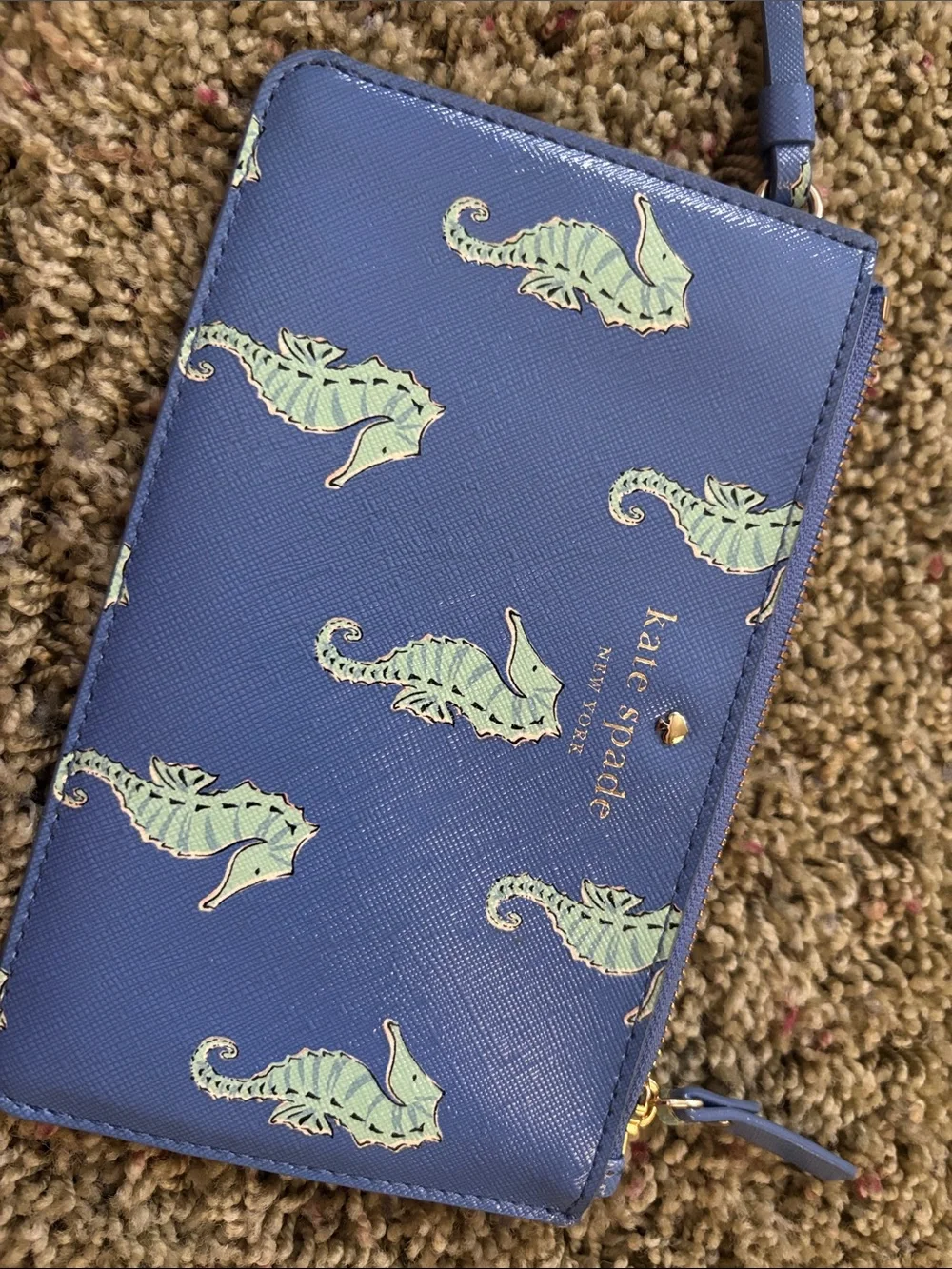 Kate Spade New York Cedar Street Seahorses Slim Bee Wristlet - NWOT